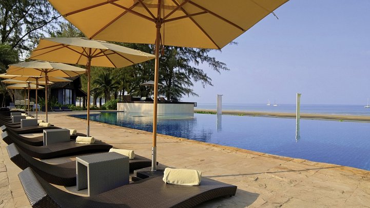 Twin Lotus Resort & Spa