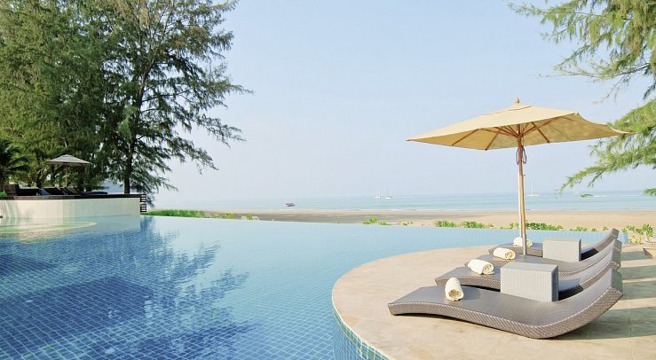 Twin Lotus Resort & Spa