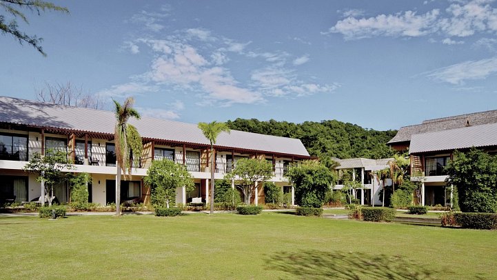 Twin Lotus Resort & Spa