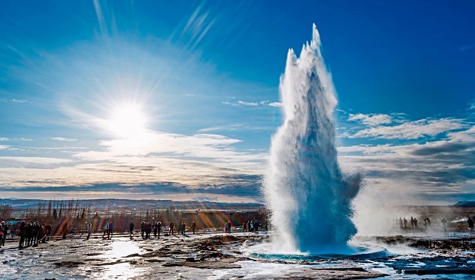 Islands Highlights - Geysir Strokkur