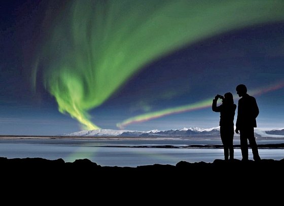 Isländische Naturelemente und Lichtspiele
