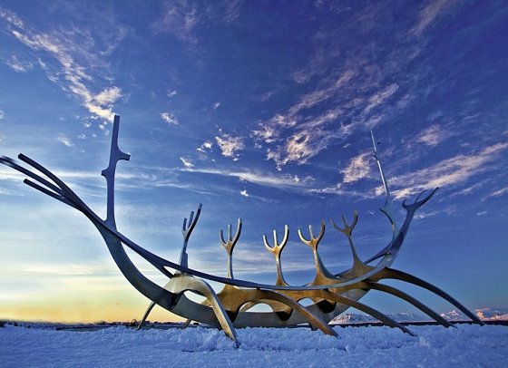 Isländische Naturelemente und Lichtspiele - Sonnenschiff, Reykjavik