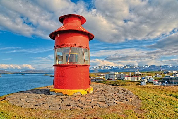 Islands Sommer entspannt genießen - Leuchtturm Stykkisholmur