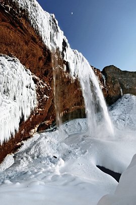 Winterliche Höhepunkte rund um Akureyri - Seljalandsfoss