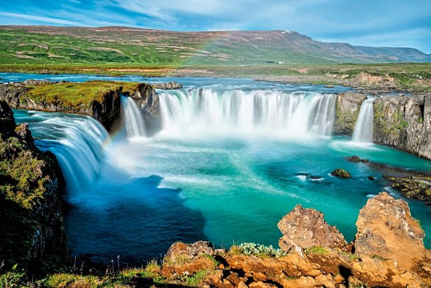 Islands Naturwunder mit dem E-Auto - Godafoss