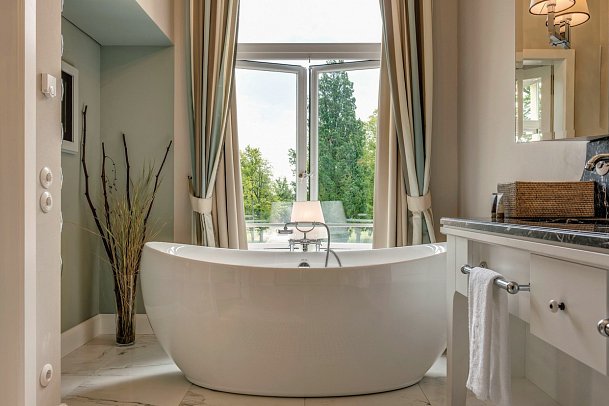 Weissenhaus Private Nature Luxury Resort - Junior Suite im Schloss