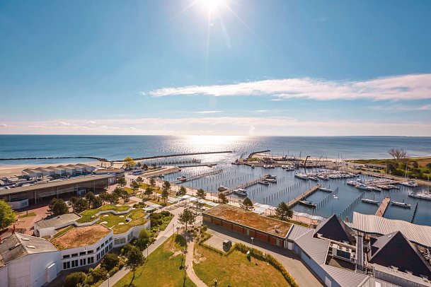 Ostsee Resort Damp - Ostseehotel Midgard - Hafenansicht