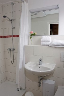 Ostsee Resort Damp - Ferienhäuser Asgard - Wohnbeispiel Nurdachhaus (Zimmercodierungen BB3, BB4, BB7 & BB8)