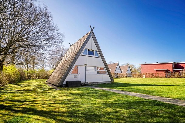 Ostsee Resort Damp - Ferienhäuser Asgard - Außenansicht Nurdachhaus (Zimmercodierungen BB3, BB4, BB7 & BB8)