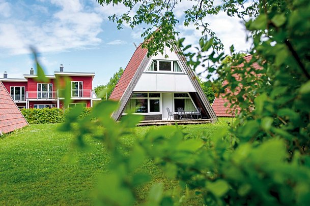 Ostsee Resort Damp - Ferienhäuser Asgard - Außenansicht Nurdachhaus (Zimmercodierungen BB3, BB4, BB7 & BB8)