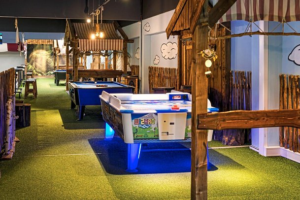 Ostsee Resort Damp - Ferienhäuser Asgard - Sportsbar Kuppsala