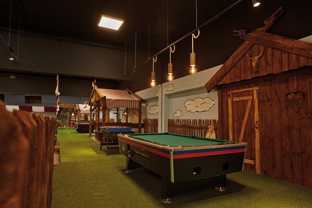 Ostsee Resort Damp - Ferienhäuser Asgard - Sportsbar Kubbsala
