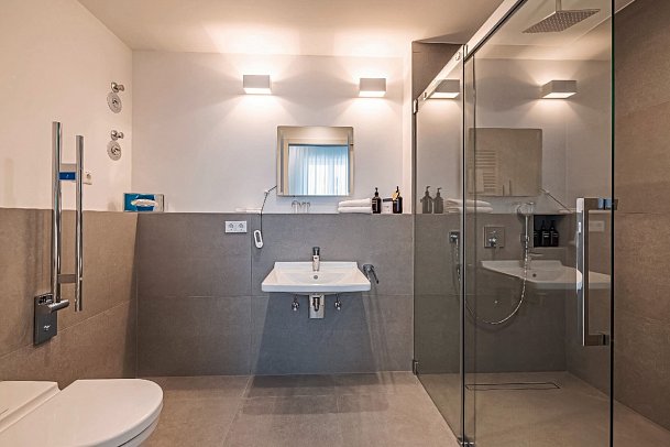 ATLANTIC Grand Hotel Travemünde - Beispiel Bad Studio ATLANTIC Dependance (Zimmercodierung SB1)