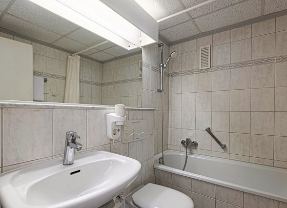 IFA Fehmarn Hotel & Ferien Centrum - Hotel - Wohnbeispiel Doppelzimmer Komfort (Zimmercodierungen DF1 & EB1)