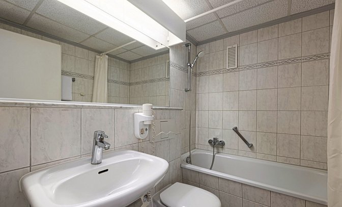 IFA Fehmarn Hotel & Ferien Centrum - Hotel - Wohnbeispiel Doppelzimmer Komfort (Zimmercodierungen DF1 & EB1)