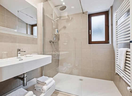 Aldiana Club Schlanitzen Alm - Beispiel Bad Doppelzimmer Superior Turm (Zimmercodierung DSD)