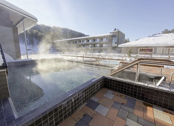 Levi Hotel Spa - Außenpool