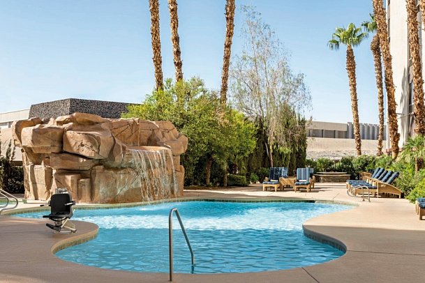 Hampton Inn Tropicana