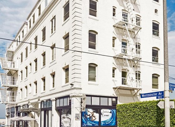 Venice V Hotel