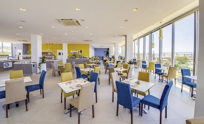 Nicholas Color Hotel