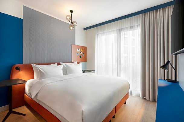 me and all hotel Leipzig - Wohnbeispiel Doppelzimmer Kingsize (Modellbild) (Zimmercodierung DB1)