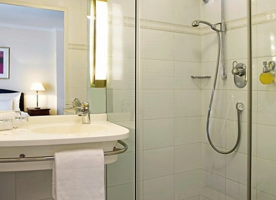 Victor's Residenz-Hotel Leipzig - Wohnbeispiel Doppelzimmer Standard (Zimmercodierungen DG1, DP1, DX3 & DX4)