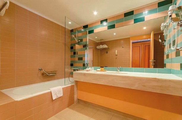 Hotel Roma - Wohnbeispiel Familienzimmer (Zimmercodierung FB1)