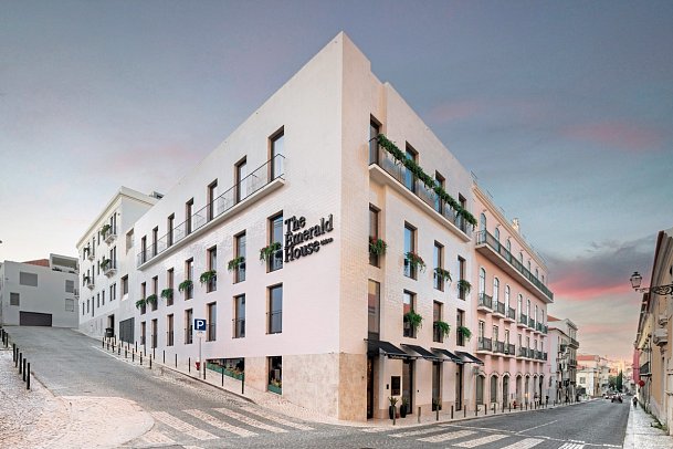 The Emerald House Lisbon, Curio Collection by Hilton