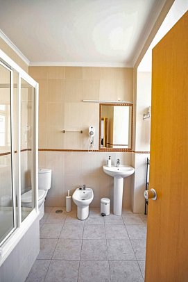 Grande Pensão Alcobia - Wohnbeispiel Doppelzimmer (Zimmercodierung DB1)