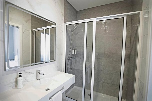 Grande Pensão Alcobia - Wohnbeispiel Doppelzimmer Superior (Zimmercodierung DS1)