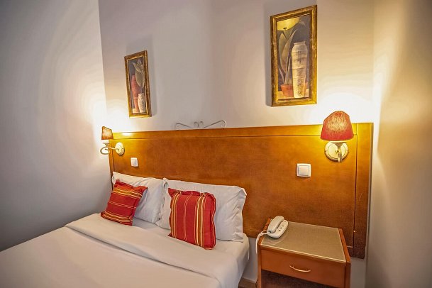 Grande Pensão Alcobia - Wohnbeispiel Doppelzimmer (Zimmercodierung DB1)