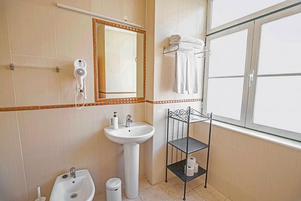 Grande Pensão Alcobia - Wohnbeispiel Doppelzimmer (Zimmercodierung DB1)