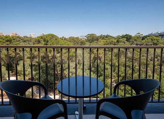 Vila Galé Cascais - Beispiel Balkon Doppelzimmer Landblick (Zimmercodierung DBL)