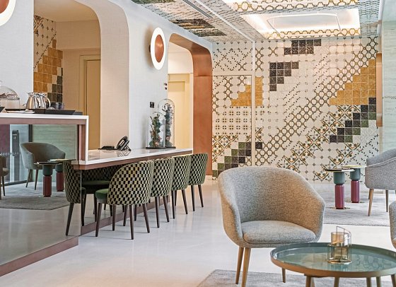 Luster Hotel