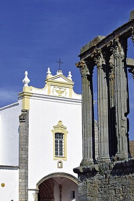Trendregion Alentejo - Römischer Tempel in Évora