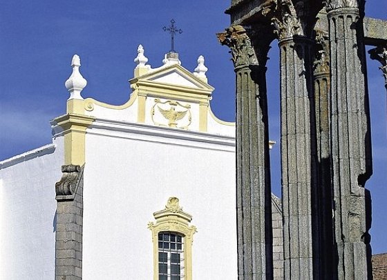 Trendregion Alentejo - Römischer Tempel in Évora