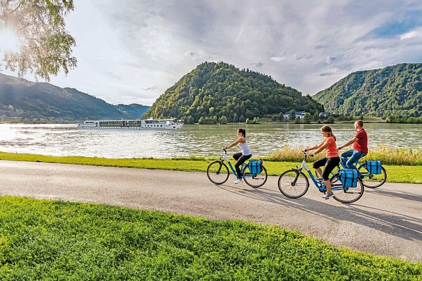 Passau-Budapest-Passau mit der MS Primadonna - Radfahrer, Schlögener Schlinge
