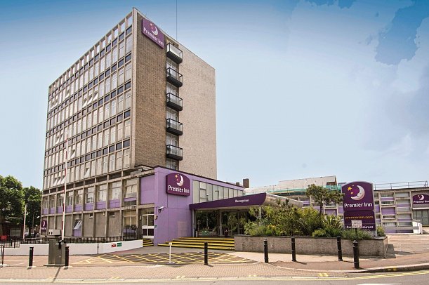 Premier Inn London Putney Bridge Hotel