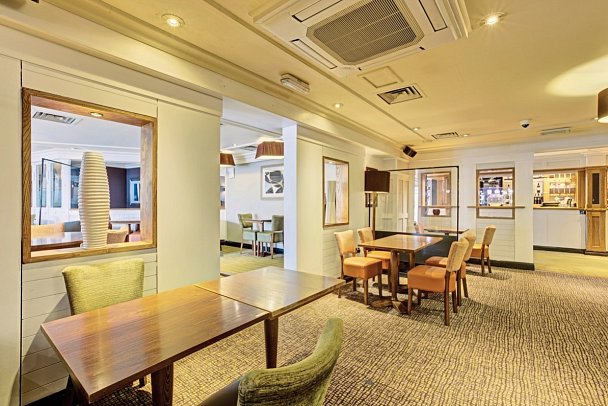 Premier Inn London Putney Bridge Hotel