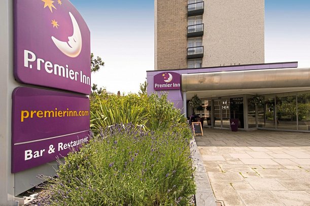 Premier Inn London Putney Bridge Hotel