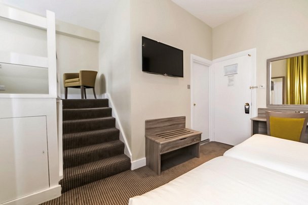 Phoenix Hotel - Wohnbeispiel Familienzimmer (Zimmercodierung FB1)