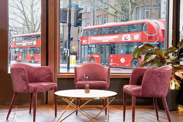 H10 London Waterloo - Circus Bar