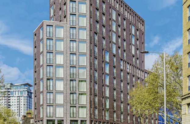 H10 London Waterloo - Circus Bar