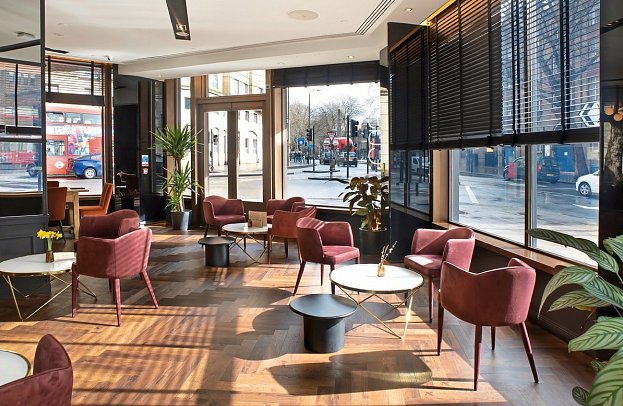 H10 London Waterloo - Circus Bar