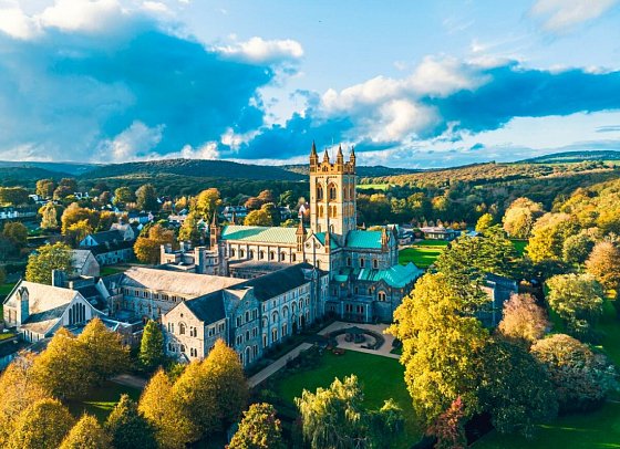 Südengland entspannt genießen - Buckfast Abbey