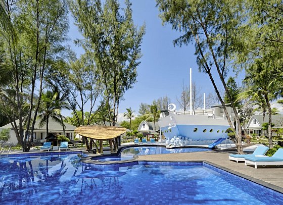 Jambuluwuk Oceano Resort Gili Trawangan