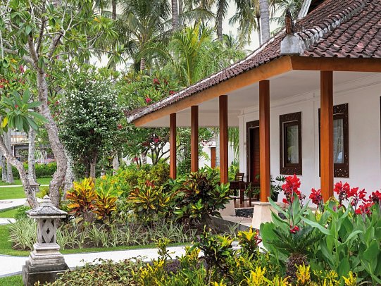 Holiday Resort Lombok - Wohnbeispiel Beach Bungalow (Zimmercodierung BB1)