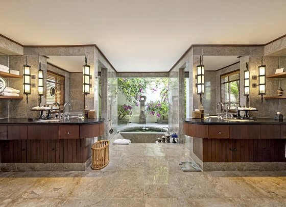 The Oberoi Beach Resort, Lombok - Bad Luxury Villa Ocean View (Zimmercodierungen VBM, VB5 & VX5)