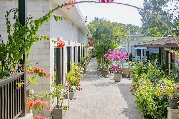 Kura Kura Beach Resort