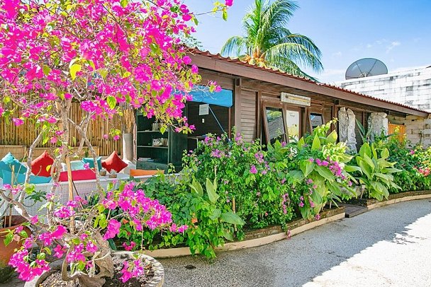 Kura Kura Beach Resort